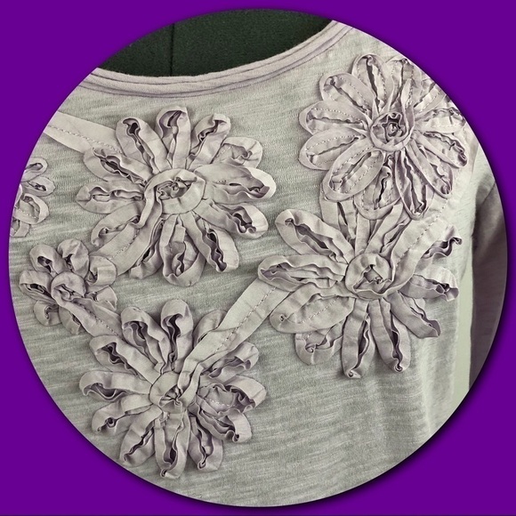 J. Crew T-Shirt Top with Ribbon Flowers Design - Picture 4 of 6